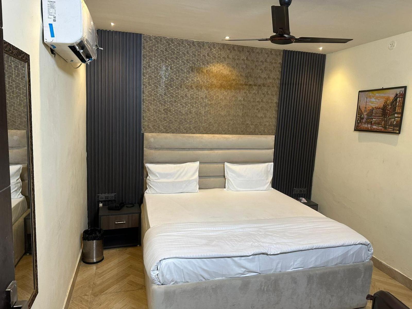 Hotel Kritika Greater Noida Exteriér fotografie