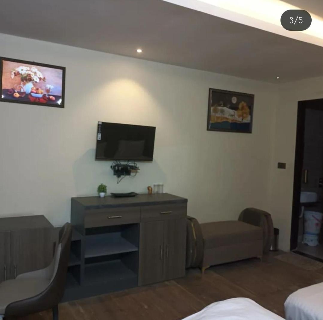 Hotel Kritika Greater Noida Exteriér fotografie